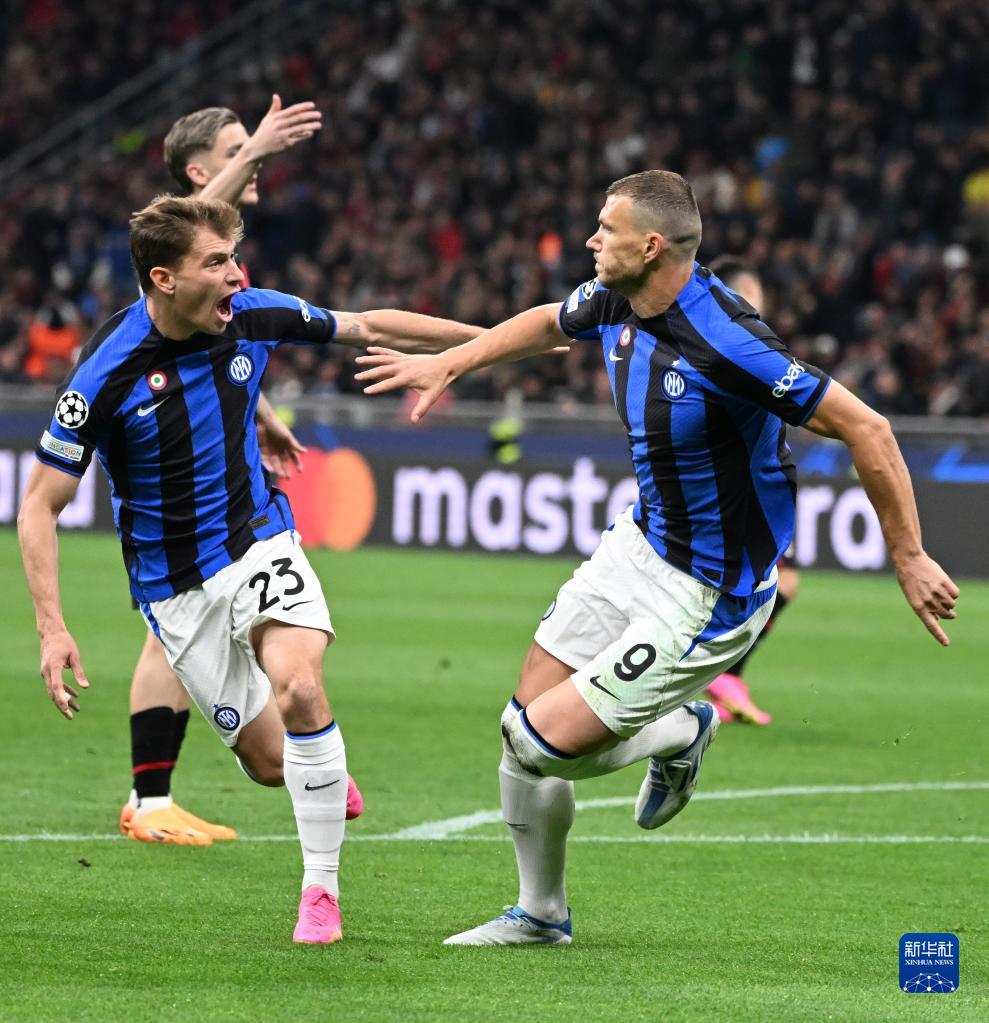 机器人画册设计欣赏